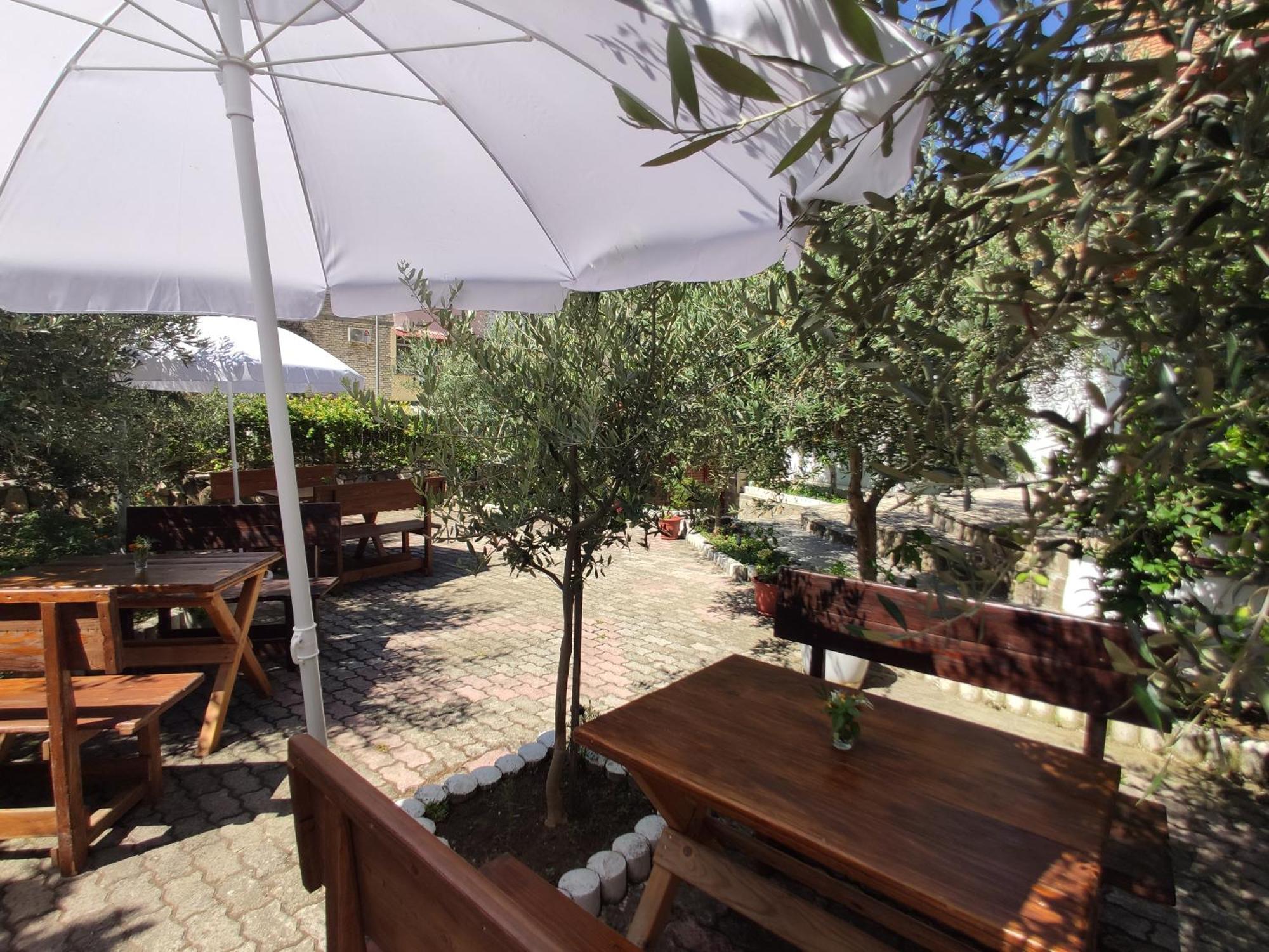 Elvish Garden Boutique B&B Berat Luaran gambar